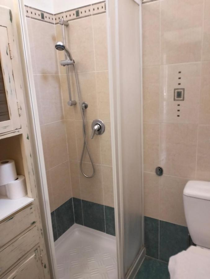 Love Apartment Специя Екстериор снимка