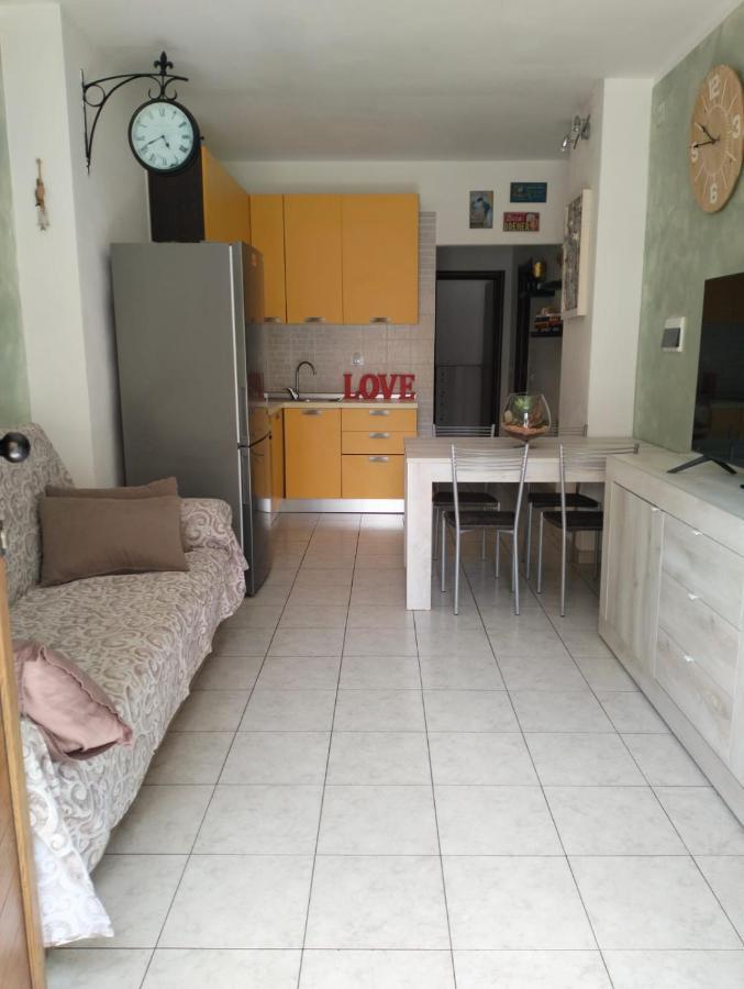 Love Apartment Специя Екстериор снимка