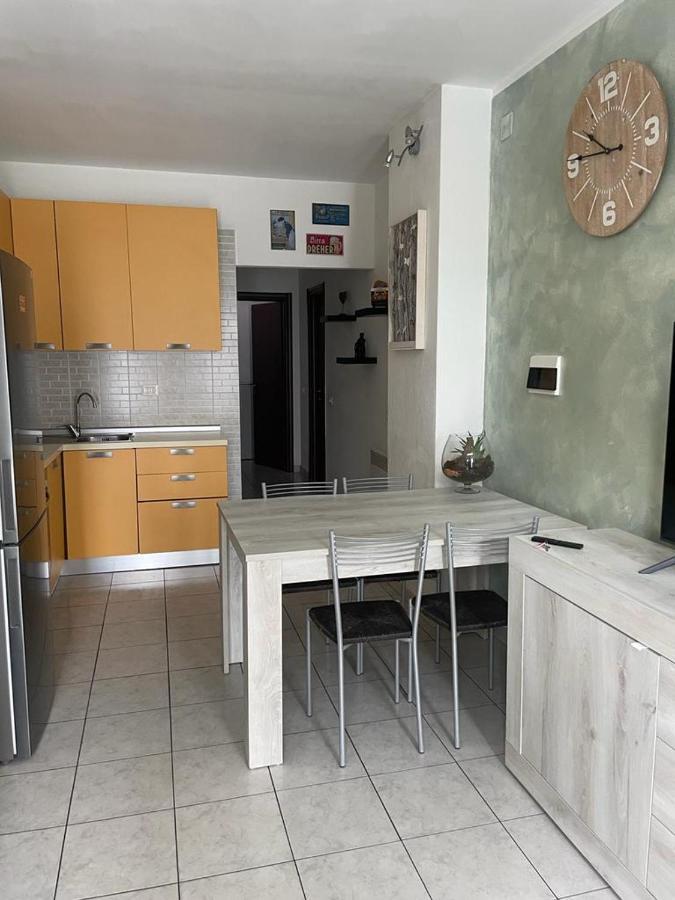 Love Apartment Специя Екстериор снимка